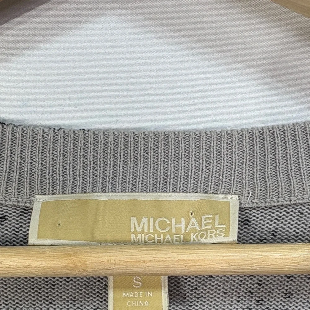 🧢Michael Kors Gray black cotton blend animal  print V-Neck Sweater